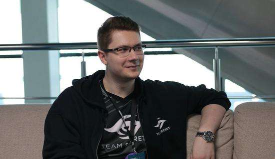 本土球迷与 本土球迷与