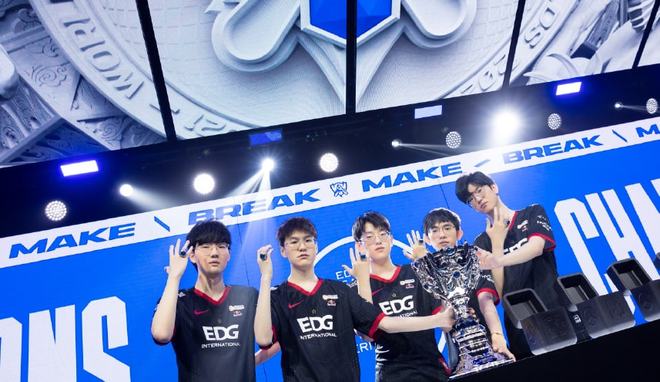 记者：切尔西想出售恩昆库和雅克松，从而引入西蒙斯和加纳乔