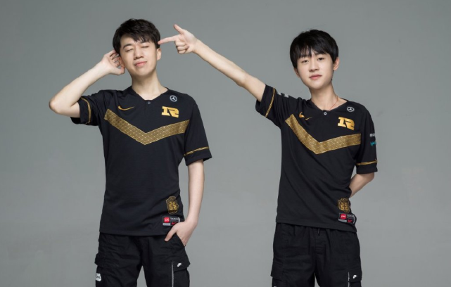 阿德巴约的 阿德巴约的