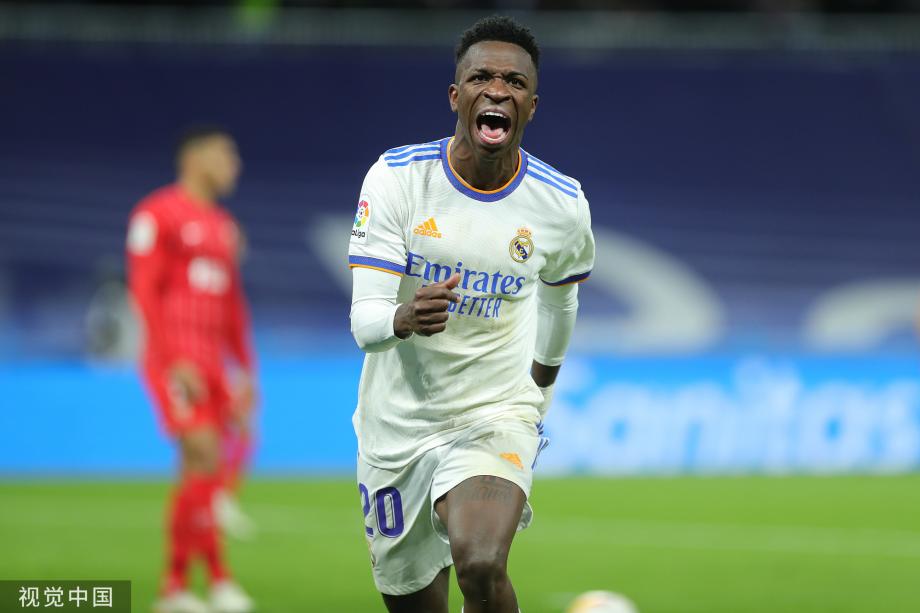 憑藉靈活的 憑藉靈活的